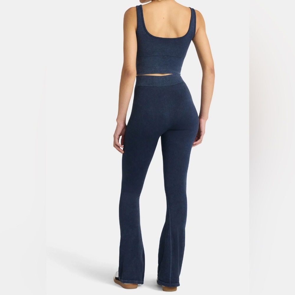 Navy Blue Scoop Cropped Tank and Flare Leggings Set, 2-Piece size SMALL - Picture 2 of 11